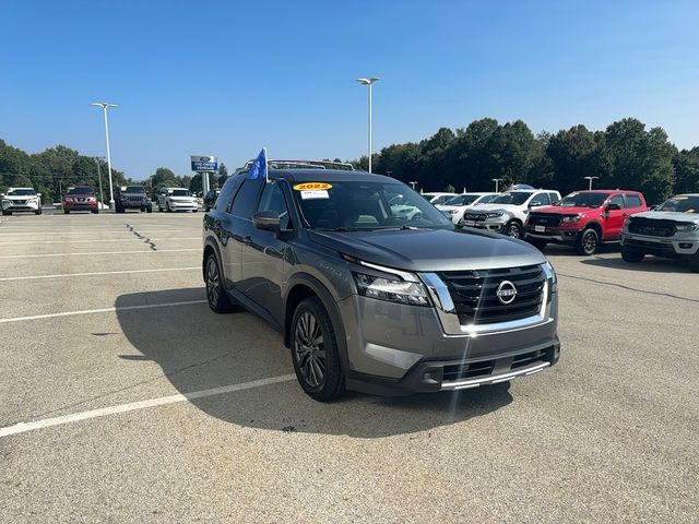 2022 Nissan Pathfinder SL