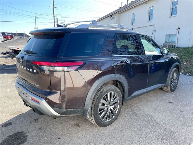 2022 Nissan Pathfinder SL