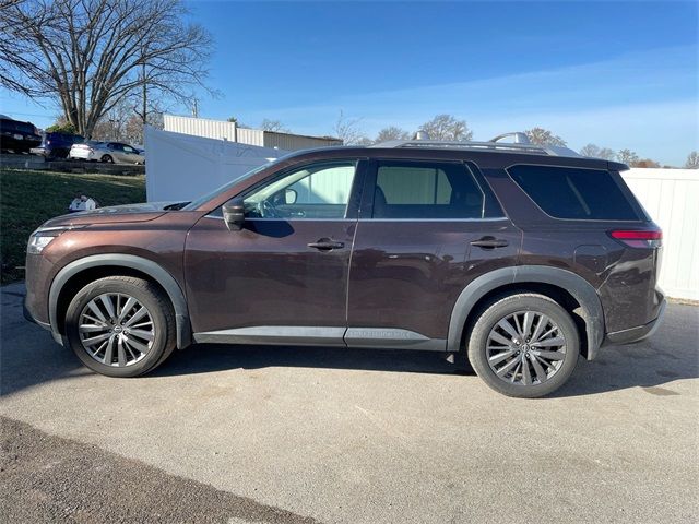 2022 Nissan Pathfinder SL