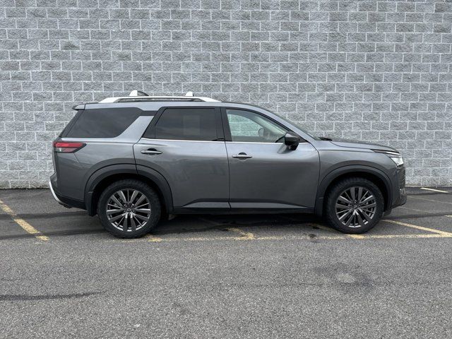 2022 Nissan Pathfinder SL