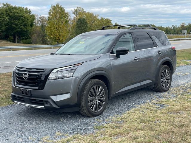 2022 Nissan Pathfinder SL