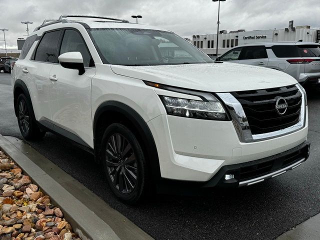 2022 Nissan Pathfinder SL