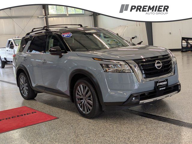 2022 Nissan Pathfinder SL
