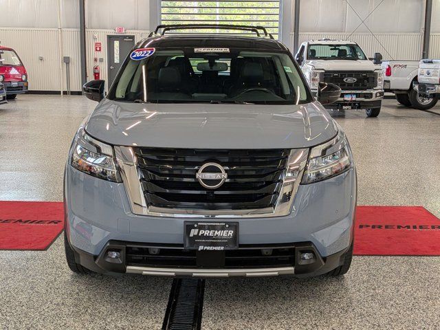 2022 Nissan Pathfinder SL