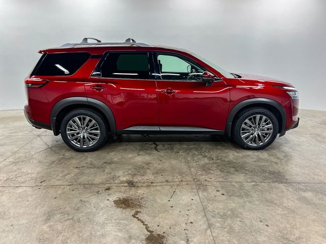 2022 Nissan Pathfinder SL