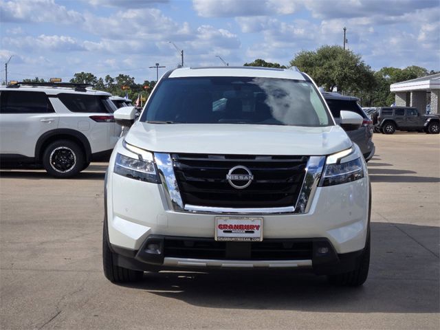 2022 Nissan Pathfinder SL