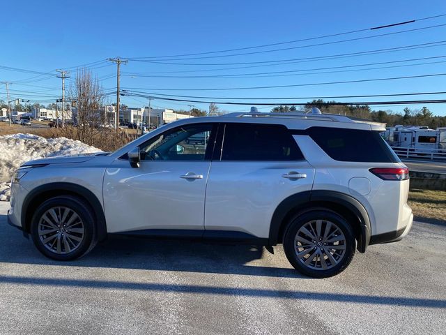 2022 Nissan Pathfinder SL