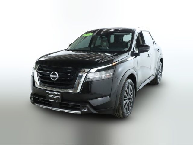 2022 Nissan Pathfinder SL