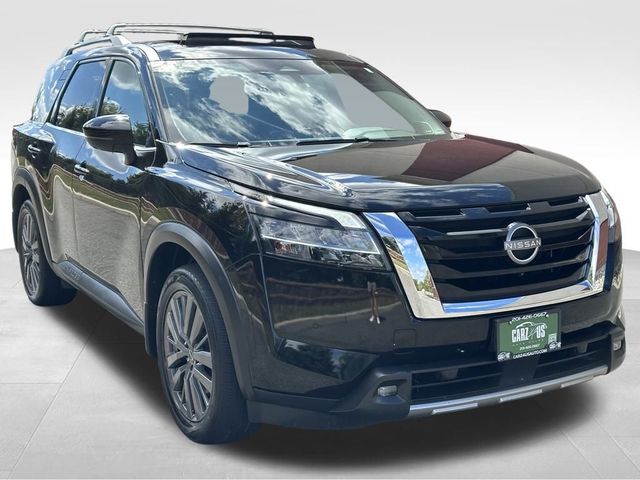 2022 Nissan Pathfinder SL