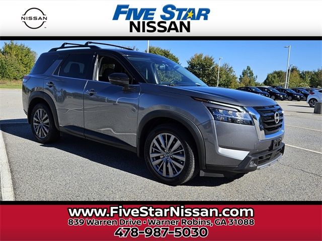 2022 Nissan Pathfinder SL