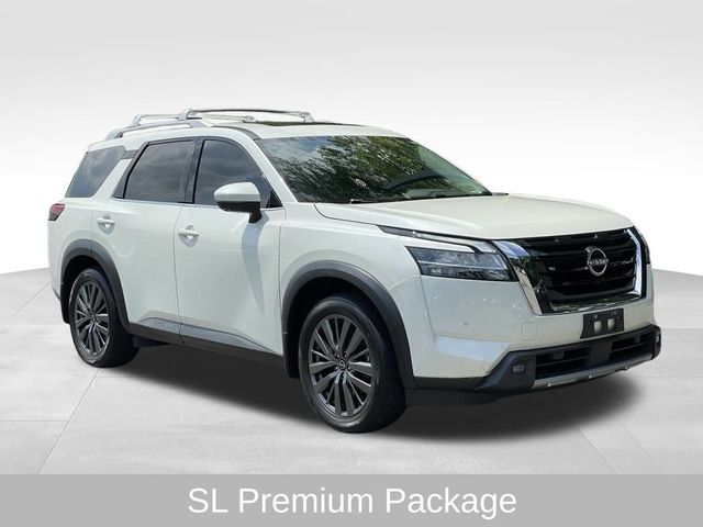 2022 Nissan Pathfinder SL