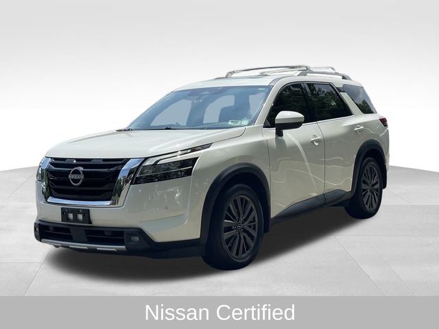 2022 Nissan Pathfinder SL