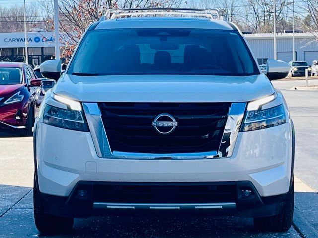 2022 Nissan Pathfinder SL