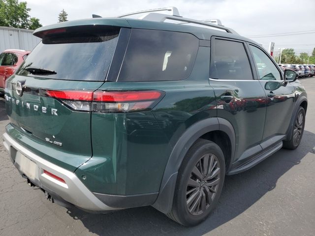 2022 Nissan Pathfinder SL
