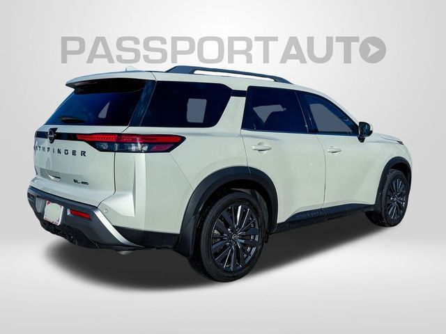 2022 Nissan Pathfinder SL