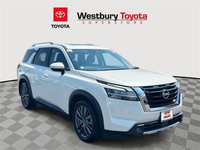2022 Nissan Pathfinder SL