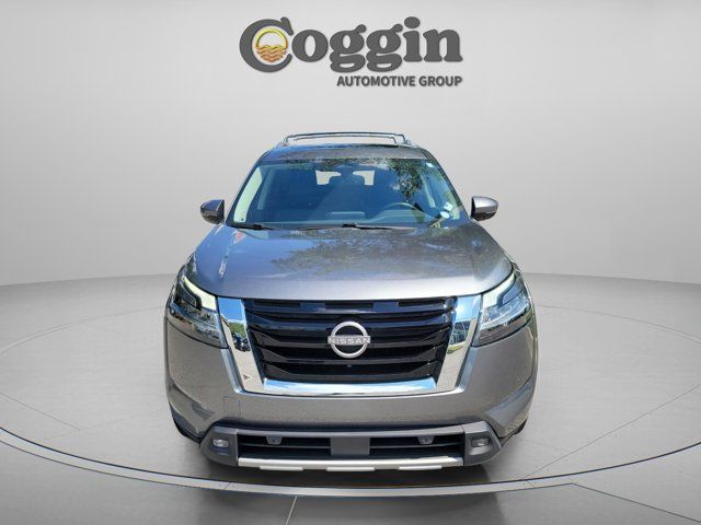 2022 Nissan Pathfinder SL
