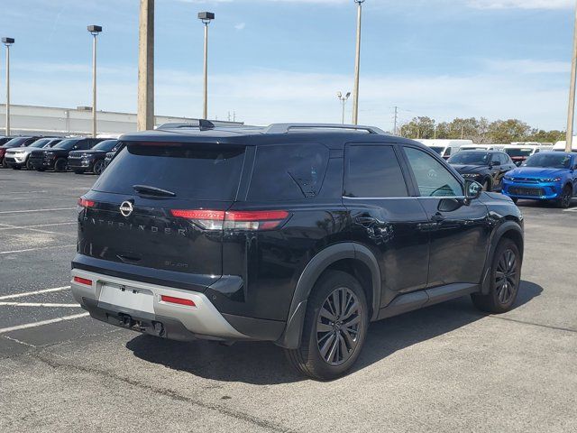 2022 Nissan Pathfinder SL