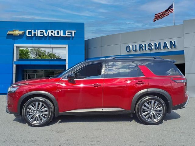 2022 Nissan Pathfinder SL