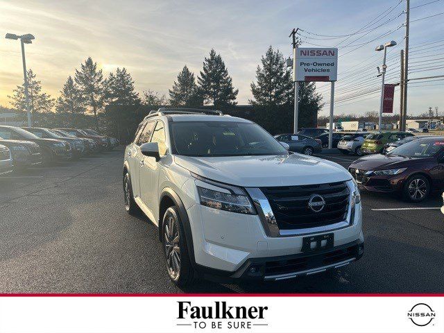 2022 Nissan Pathfinder SL