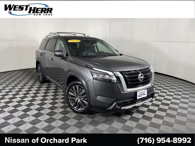 2022 Nissan Pathfinder SL