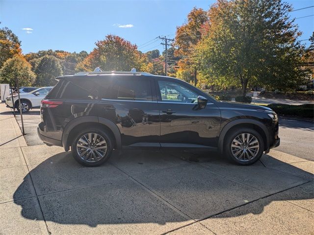 2022 Nissan Pathfinder SL