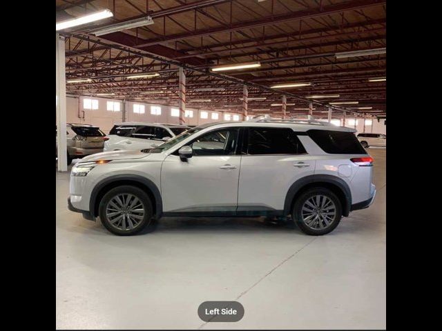 2022 Nissan Pathfinder SL