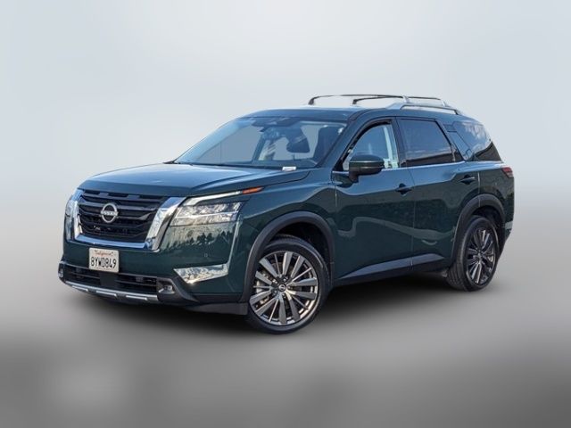 2022 Nissan Pathfinder SL