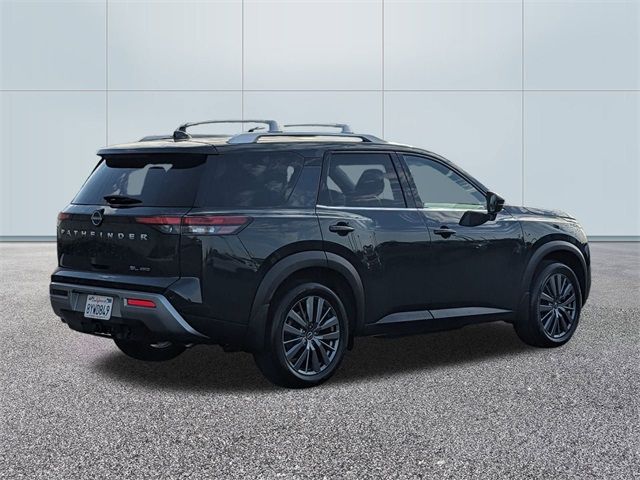 2022 Nissan Pathfinder SL