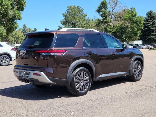 2022 Nissan Pathfinder SL