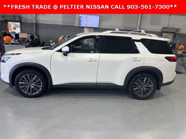 2022 Nissan Pathfinder SL