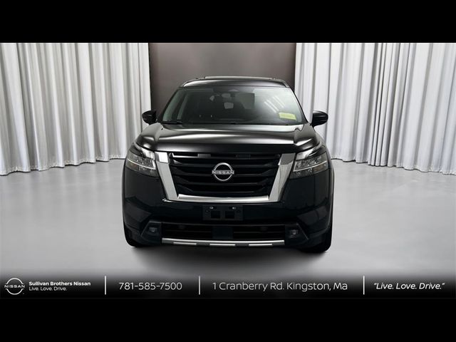 2022 Nissan Pathfinder SL