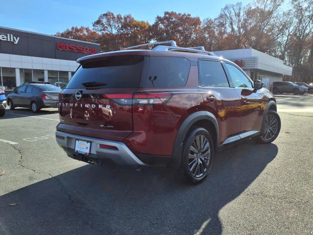 2022 Nissan Pathfinder SL