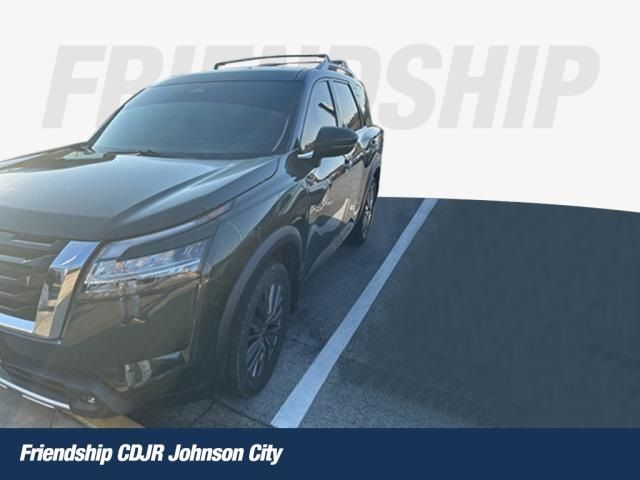 2022 Nissan Pathfinder SL