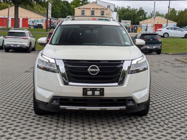 2022 Nissan Pathfinder SL