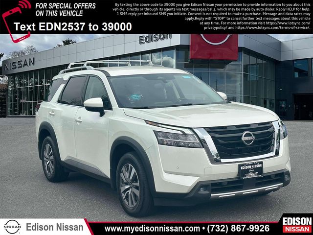 2022 Nissan Pathfinder SL