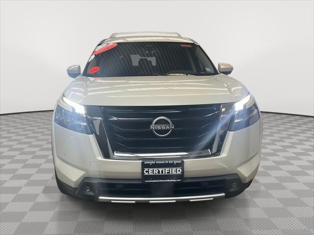 2022 Nissan Pathfinder SL