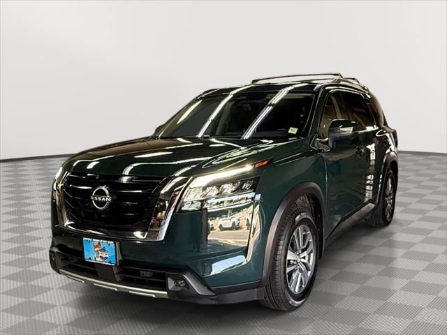 2022 Nissan Pathfinder SL