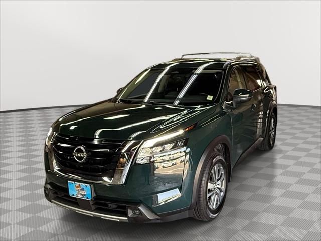 2022 Nissan Pathfinder SL