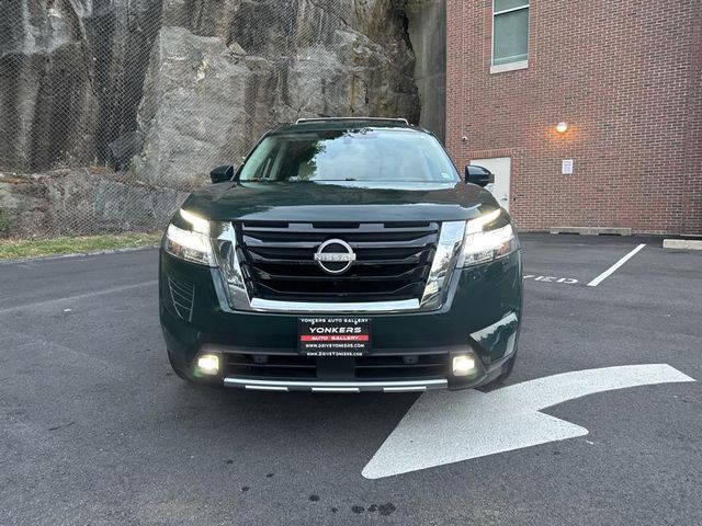 2022 Nissan Pathfinder SL