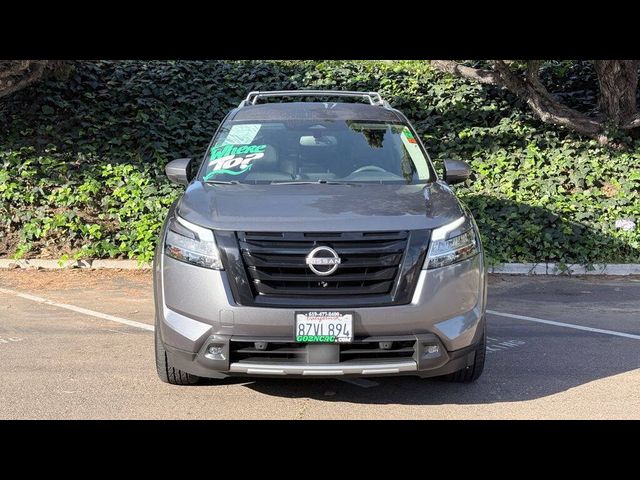 2022 Nissan Pathfinder SL