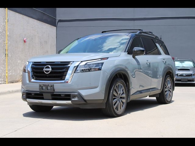 2022 Nissan Pathfinder SL