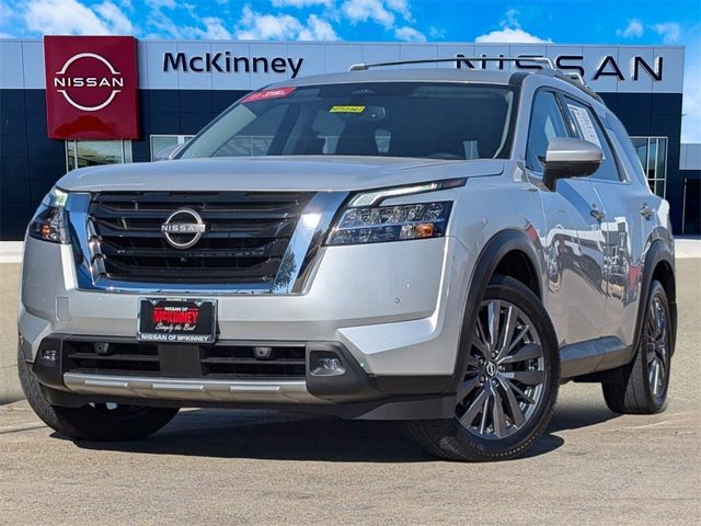 2022 Nissan Pathfinder SL