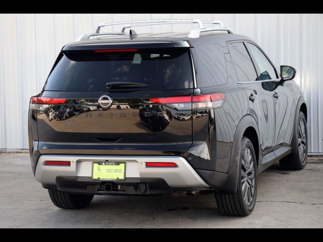 2022 Nissan Pathfinder SL