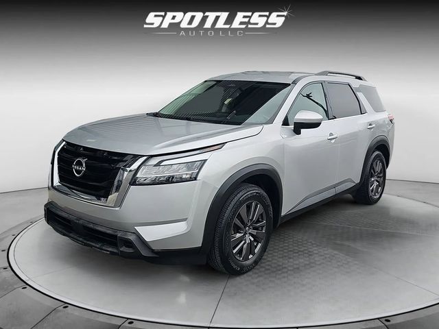 2022 Nissan Pathfinder SV
