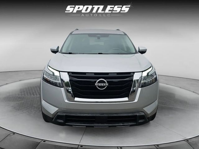 2022 Nissan Pathfinder SV