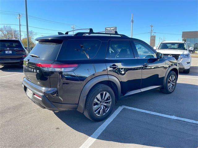 2022 Nissan Pathfinder SV