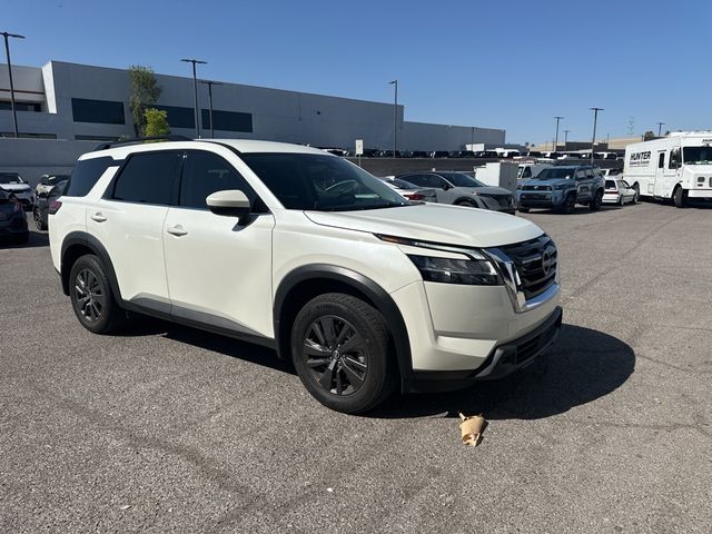 2022 Nissan Pathfinder SV