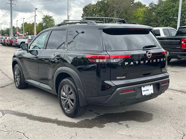 2022 Nissan Pathfinder SV