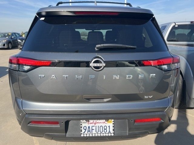 2022 Nissan Pathfinder SV